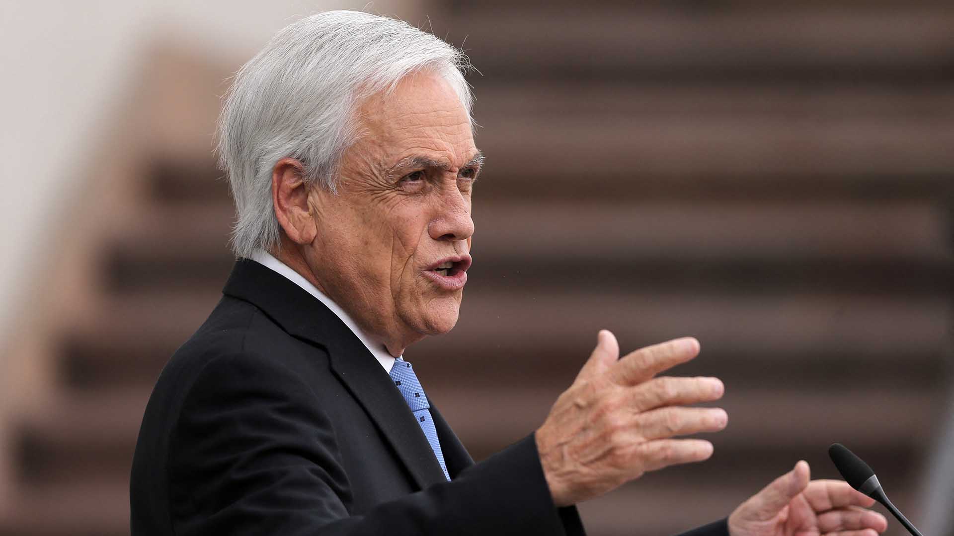 Der chilenische Präsident Sebastián Piñera hielt einen Tag nach seiner Ernennung in der Medienuntersuchung der Pandora Papers am 4. Oktober 2021 im Präsidentenpalast La Moneda in Santiago eine Pressekonferenz ab.