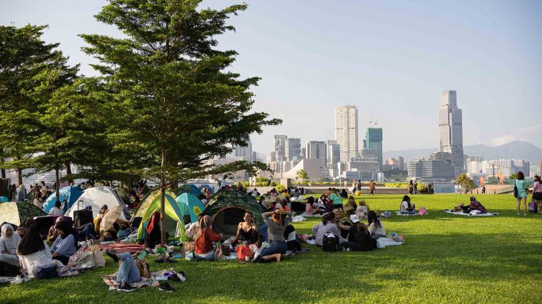 A gathering of domestic worker in a Hong Kong park