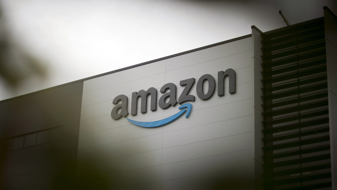 Workers at Amazon warehouses in Saudi Arabia claim they were deceived ...