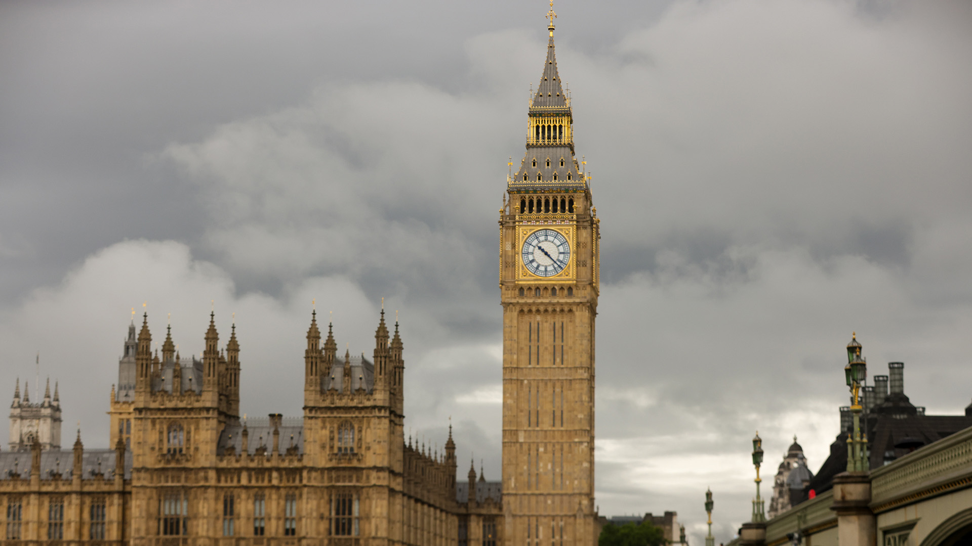 Big Ben and the Palace of Westminster under a stormy sky