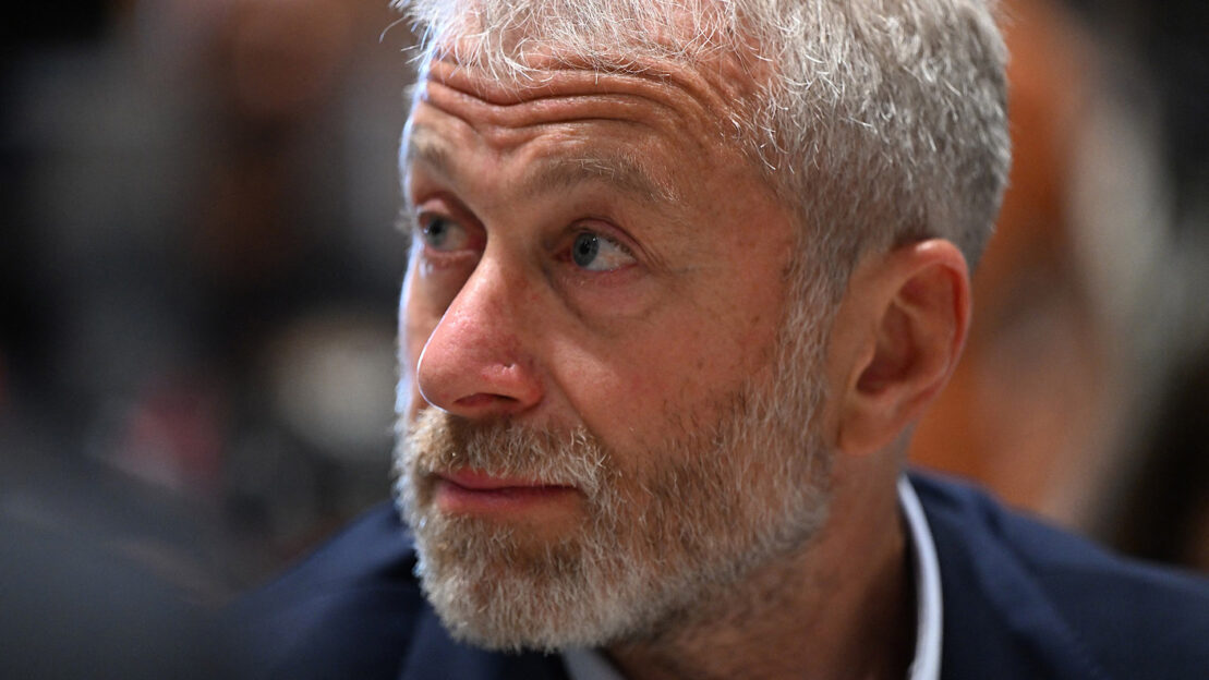 Durchgesickerte Dokumente enthüllen, wie Deloitte Zypern Roman Abramovich ...